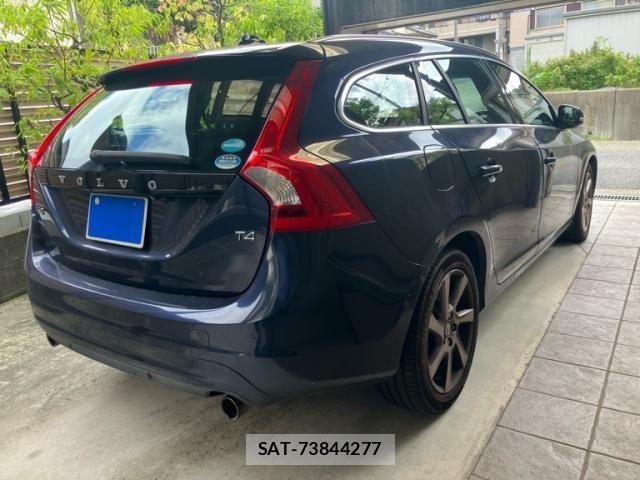 Volvo V60 2014-03 8832364-3