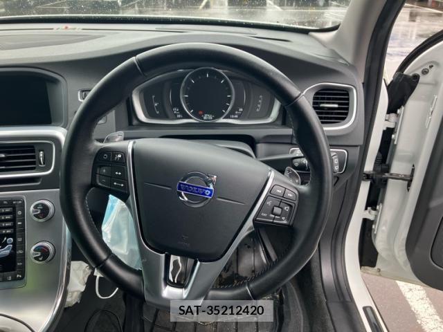 Volvo V60 2017-06 8851012-20