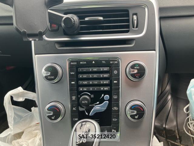 Volvo V60 2017-06 8851012-21