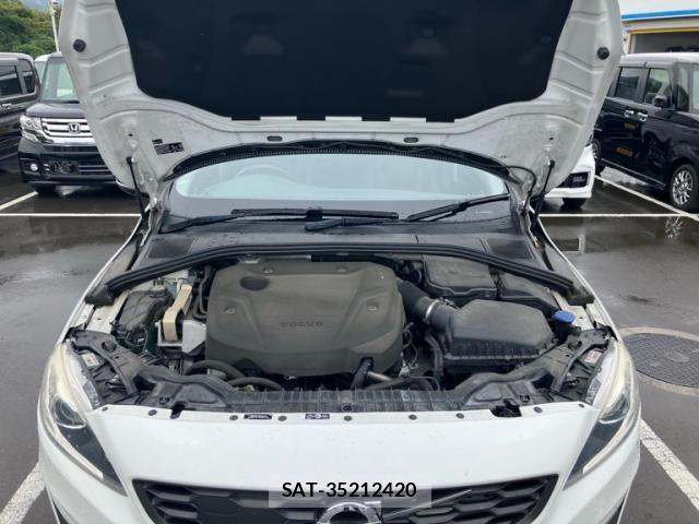 Volvo V60 2017-06 8851012-25