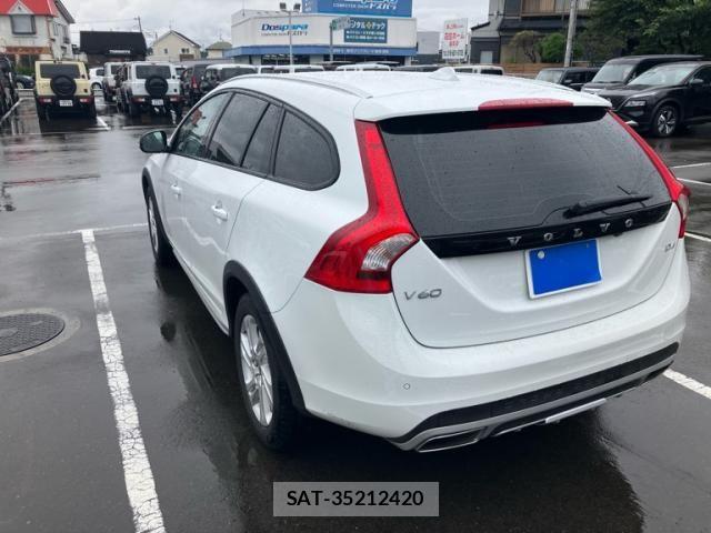 Volvo V60 2017-06 8851012-4