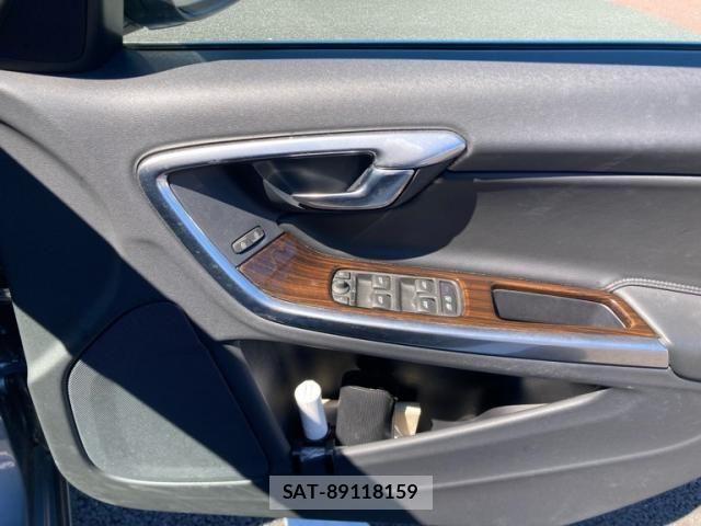 Volvo V60 2018-09 8851013-9