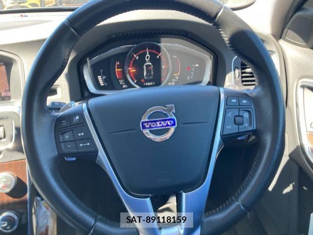 Volvo V60 2018-09 8851013-11