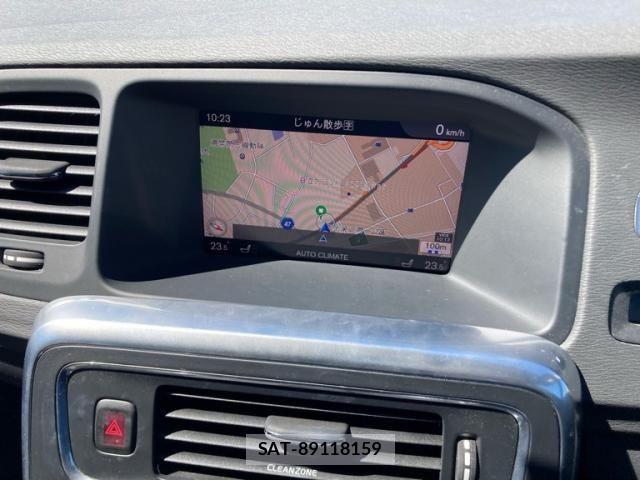Volvo V60 2018-09 8851013-12