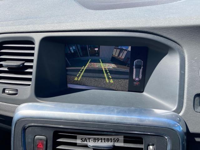 Volvo V60 2018-09 8851013-13