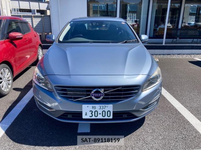 Volvo V60 2018-09 8851013-1
