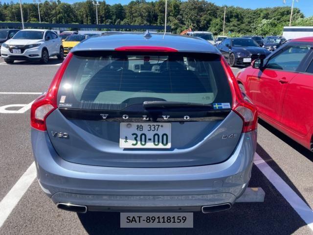 Volvo V60 2018-09 8851013-4