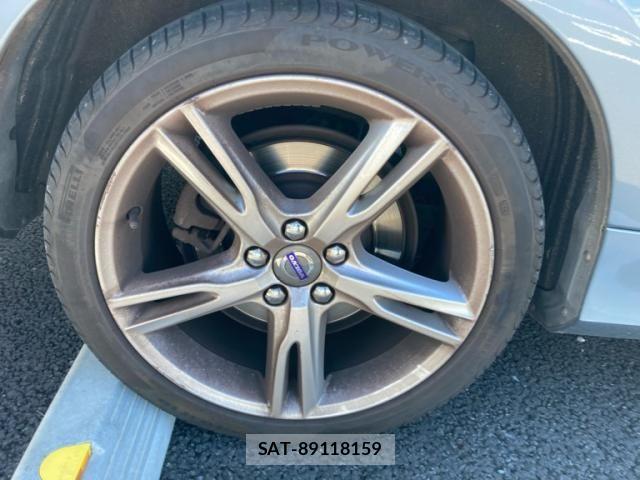 Volvo V60 2018-09 8851013-6