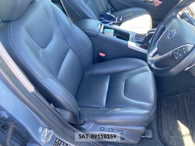 Volvo V60 2018-09 8851013-7