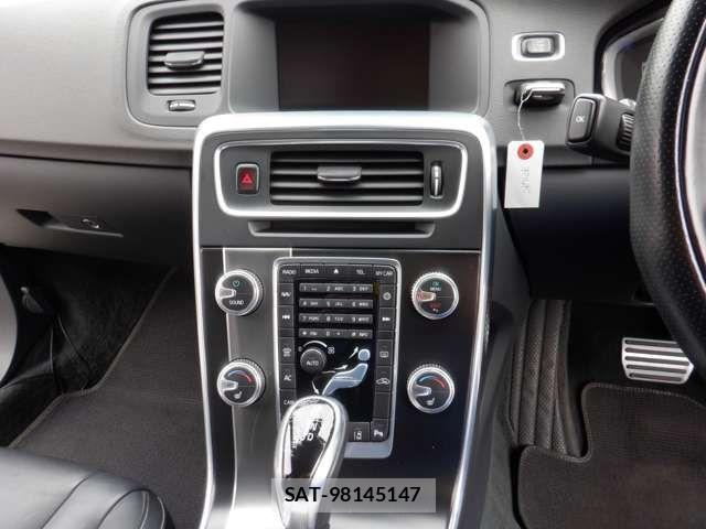Volvo V60 2015-01 8851011-12