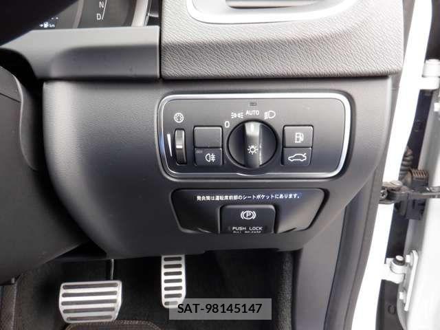 Volvo V60 2015-01 8851011-13