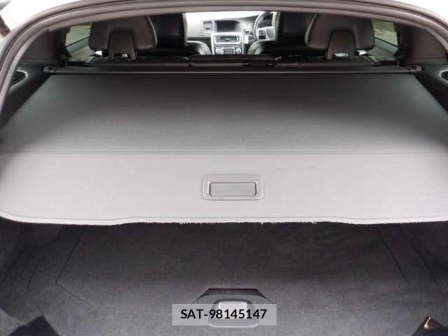 Volvo V60 2015-01 8851011-18