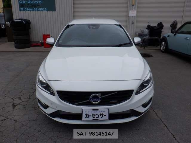 Volvo V60 2015-01 8851011-1