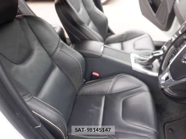 Volvo V60 2015-01 8851011-6