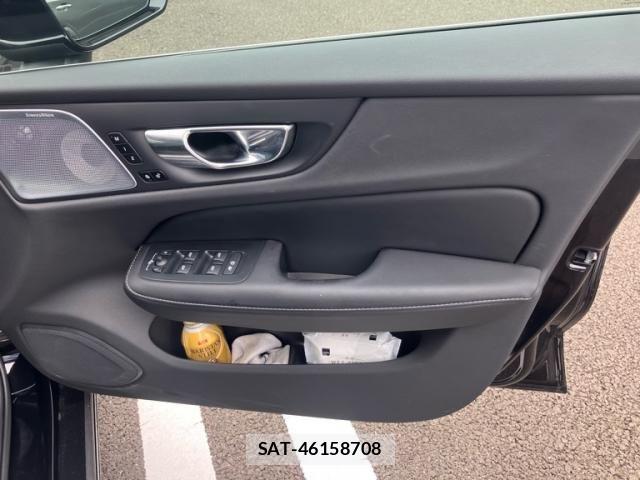 Volvo V60 2021-11 8882842-16