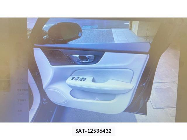 Volvo V60 2019-12 8882841-10