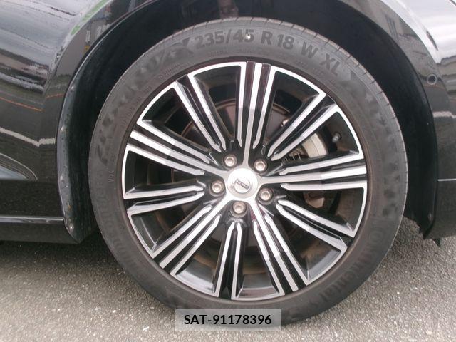 Volvo V60 2019-09 8882843-13