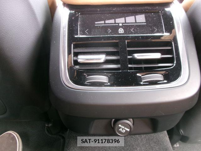 Volvo V60 2019-09 8882843-18