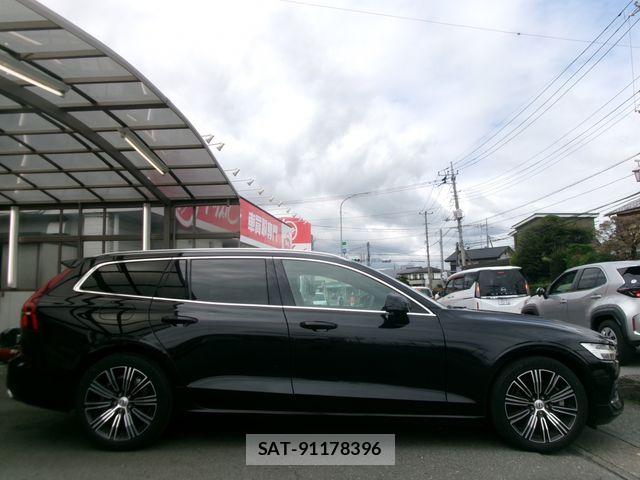 Volvo V60 2019-09 8882843-4