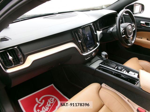 Volvo V60 2019-09 8882843-5