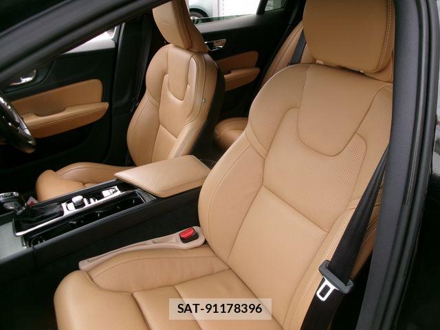 Volvo V60 2019-09 8882843-6