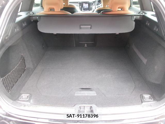 Volvo V60 2019-09 8882843-8