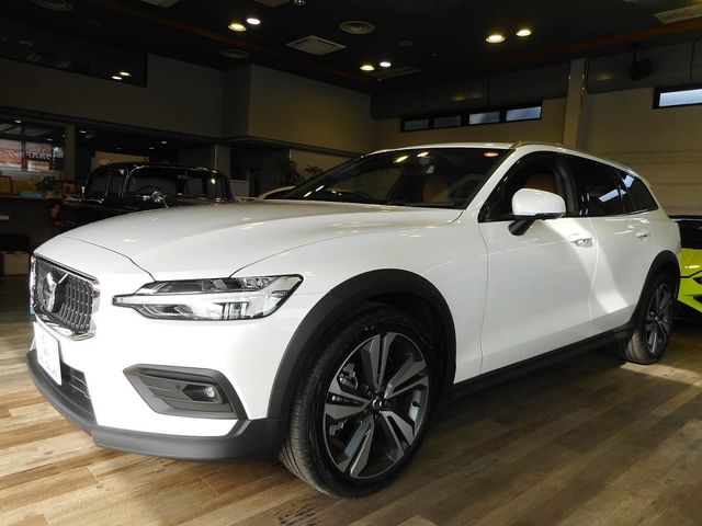 Volvo CROSS COUNTRY 2025-03 3687003-0