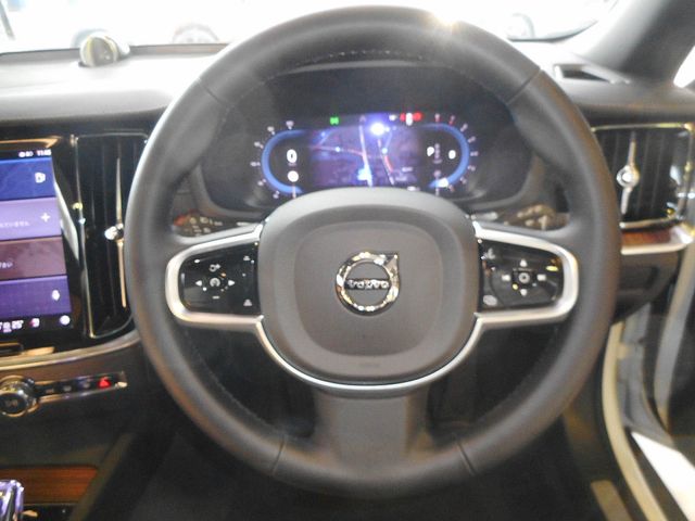 Volvo CROSS COUNTRY 2025-03 3687003-21