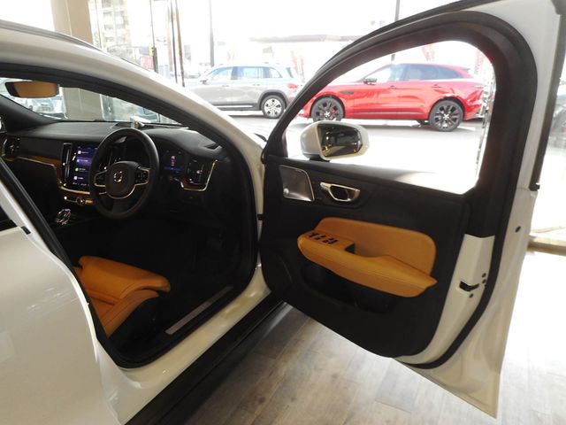 Volvo CROSS COUNTRY 2025-03 3687003-23
