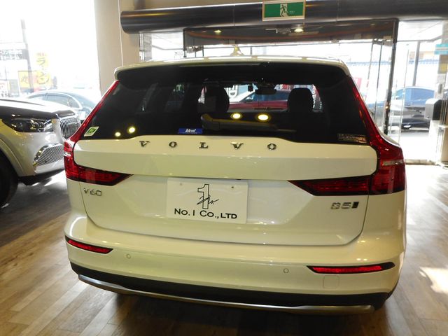 Volvo CROSS COUNTRY 2025-03 3687003-4