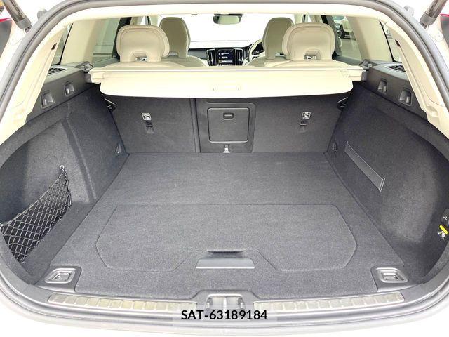 Volvo CROSS COUNTRY 2019-06 4993328-13