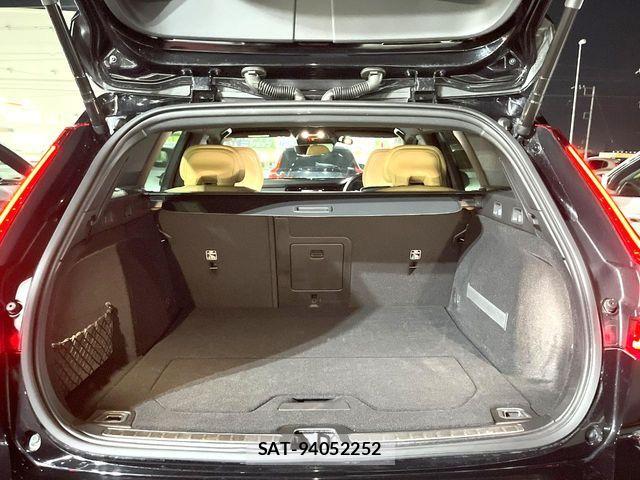 Volvo CROSS COUNTRY 2021-01 6248272-13