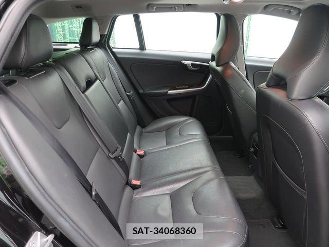 Volvo CROSS COUNTRY 2018-03 6504576-11