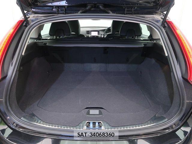Volvo CROSS COUNTRY 2018-03 6504576-13