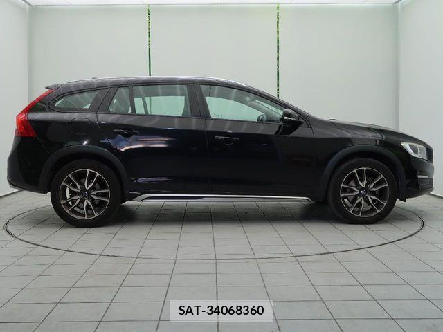 Volvo CROSS COUNTRY 2018-03 6504576-16