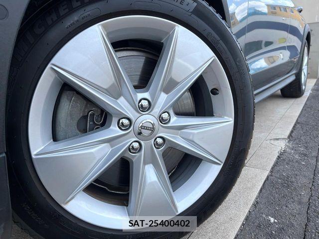 Volvo CROSS COUNTRY 2019-09 6678655-13