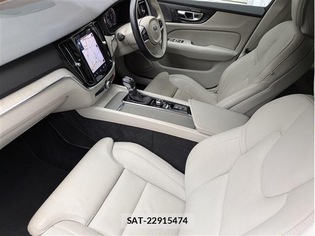 Volvo CROSS COUNTRY 2019-08 6678654-15