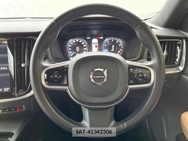 Volvo CROSS COUNTRY 2019-08 6717690-10