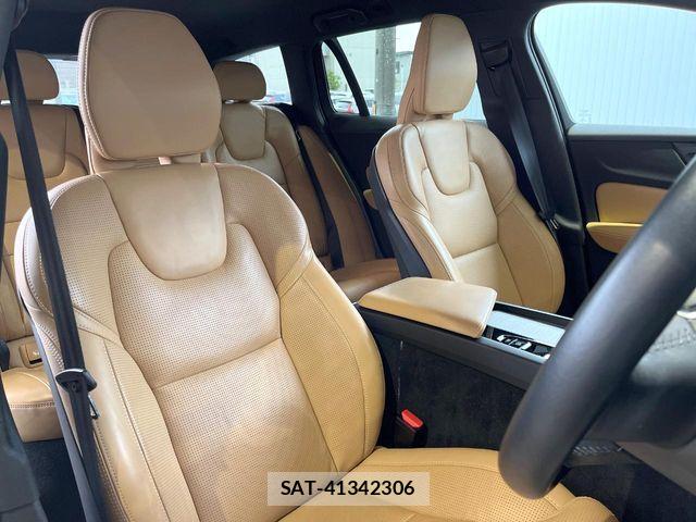 Volvo CROSS COUNTRY 2019-08 6717690-13