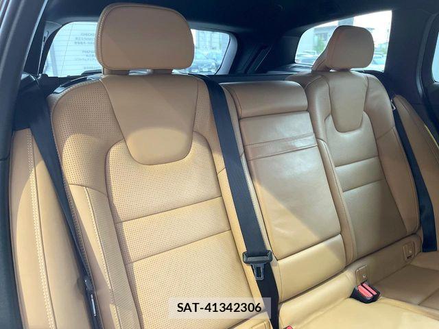 Volvo CROSS COUNTRY 2019-08 6717690-14