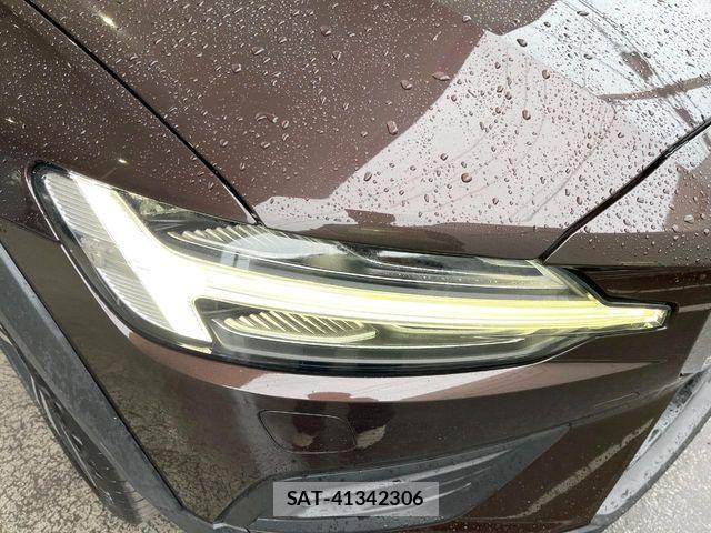 Volvo CROSS COUNTRY 2019-08 6717690-18