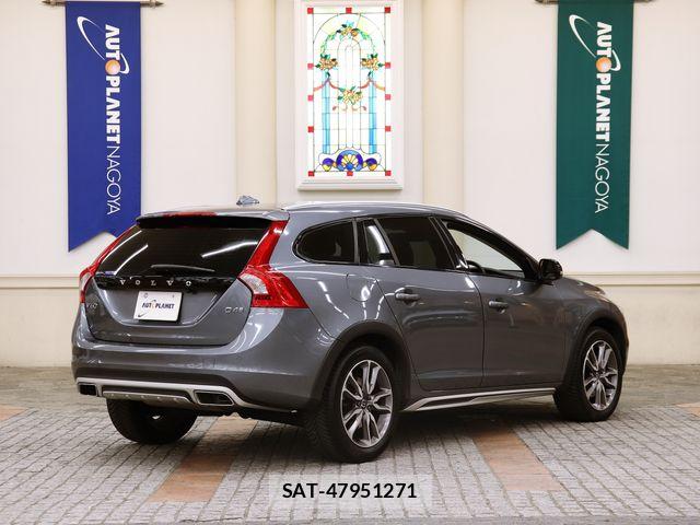 Volvo CROSS COUNTRY 2017-10 6753809-2