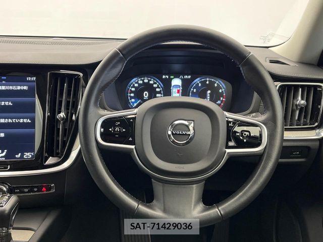 Volvo CROSS COUNTRY 2019-04 6915045-10