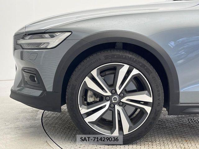 Volvo CROSS COUNTRY 2019-04 6915045-15
