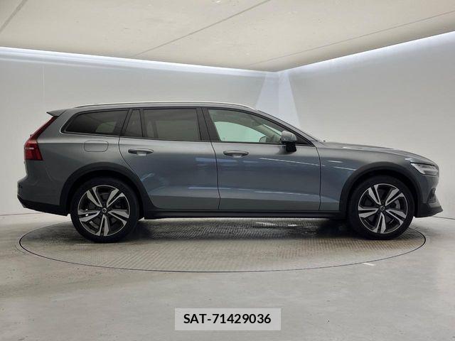 Volvo CROSS COUNTRY 2019-04 6915045-17