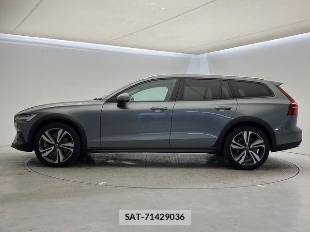 Volvo CROSS COUNTRY 2019-04 6915045-18