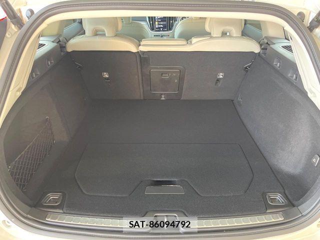 Volvo CROSS COUNTRY 2021-12 7061269-15