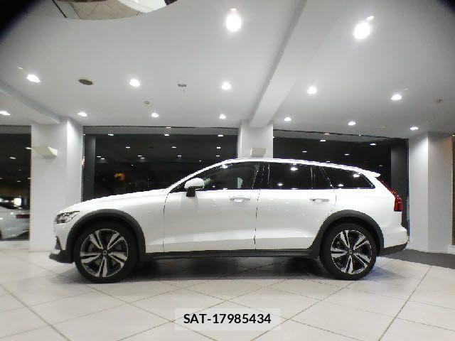 Volvo CROSS COUNTRY 2021-03 7226770-14