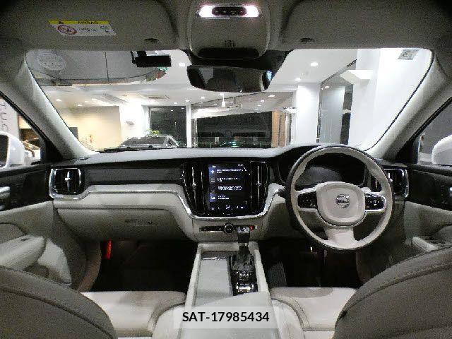 Volvo CROSS COUNTRY 2021-03 7226770-16