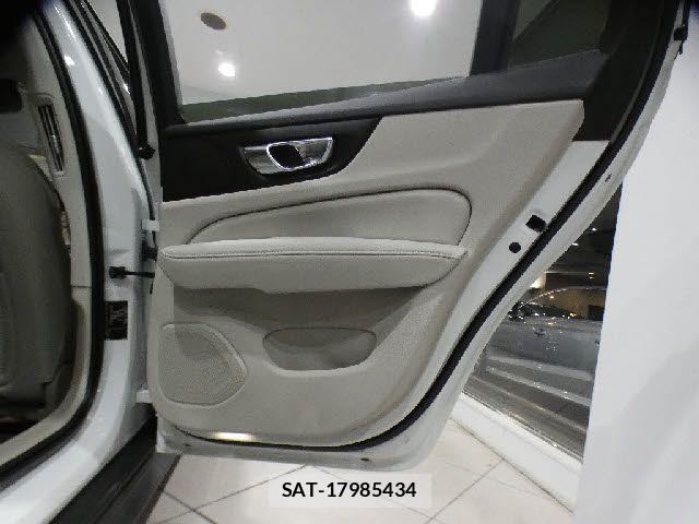 Volvo CROSS COUNTRY 2021-03 7226770-23